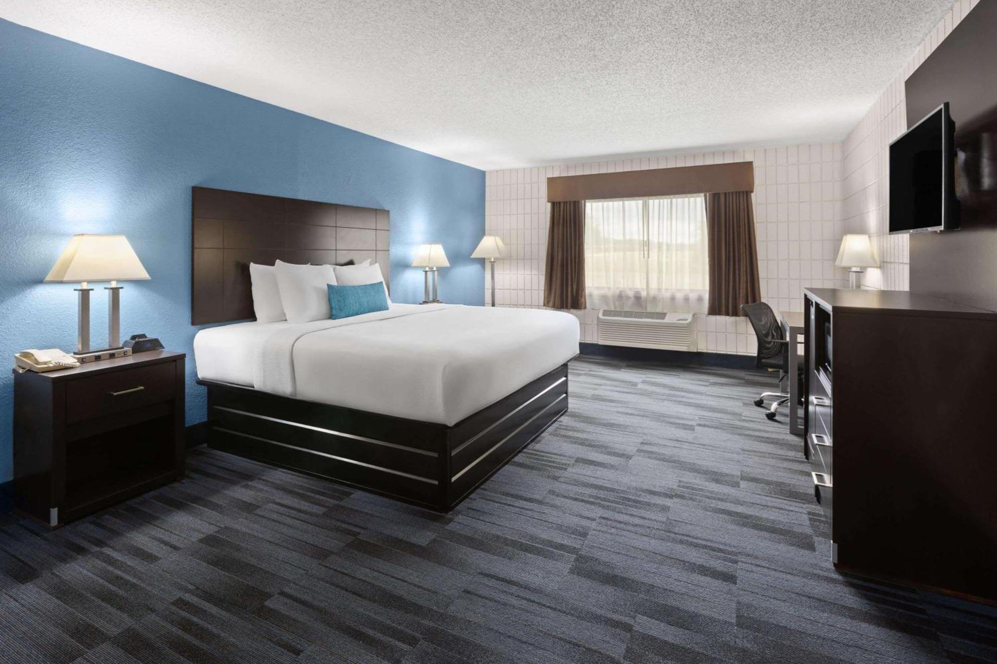 Hotel Surestay By Western 3*